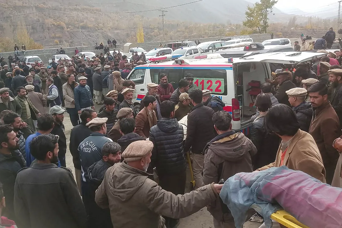 27 people die in a bus accident coming from a wedding in Pakistan and only the bride survives