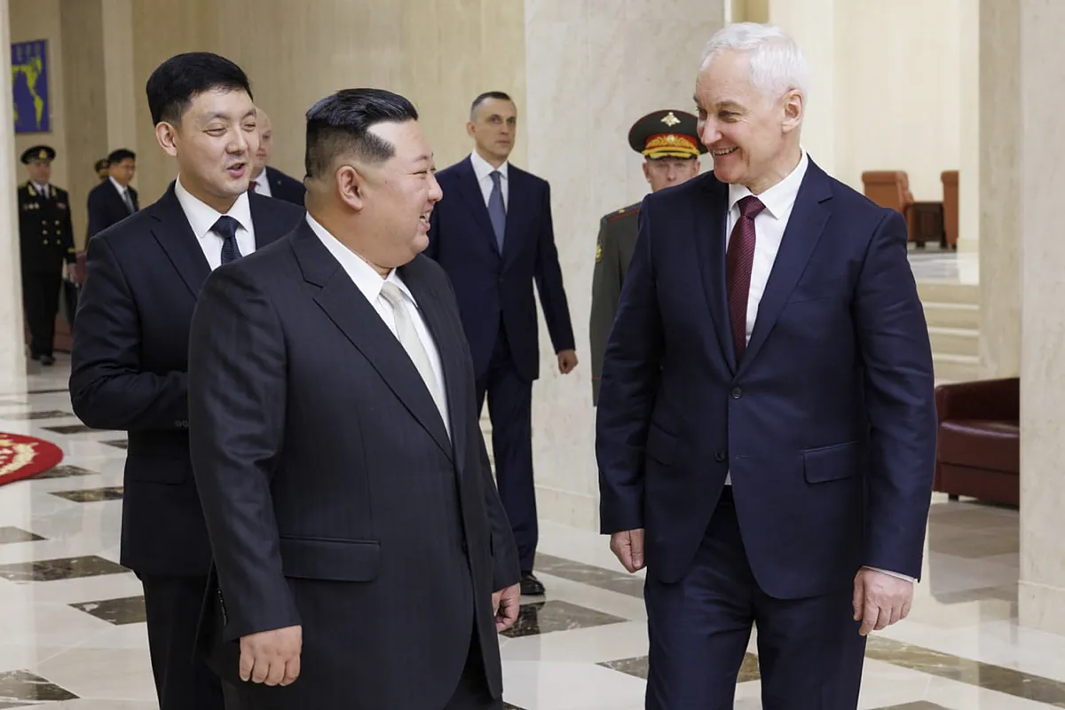 Kim Jong-un receives the Russian Defense Minister and reaffirms his support for Moscow in Ukraine