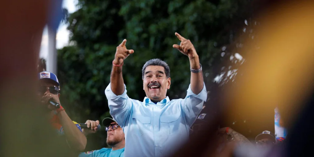 Maduro begs Trump for the total removal of oil sanctions