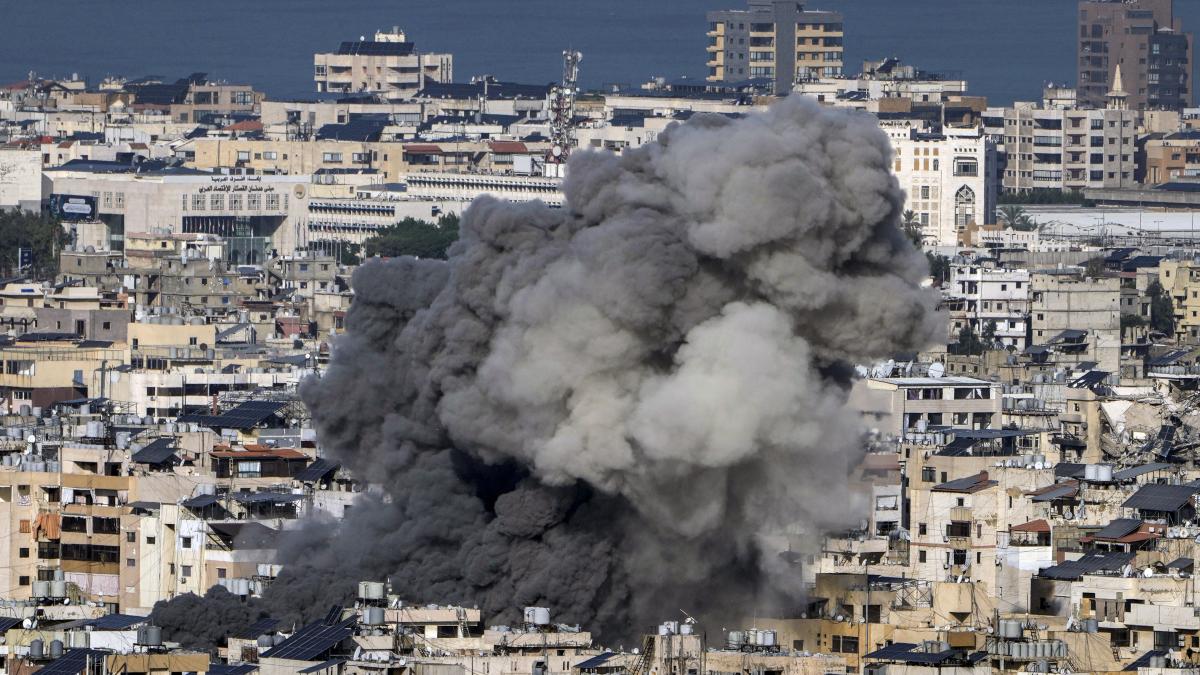 The Israeli Army launches new bombings against the southern suburbs of Beirut