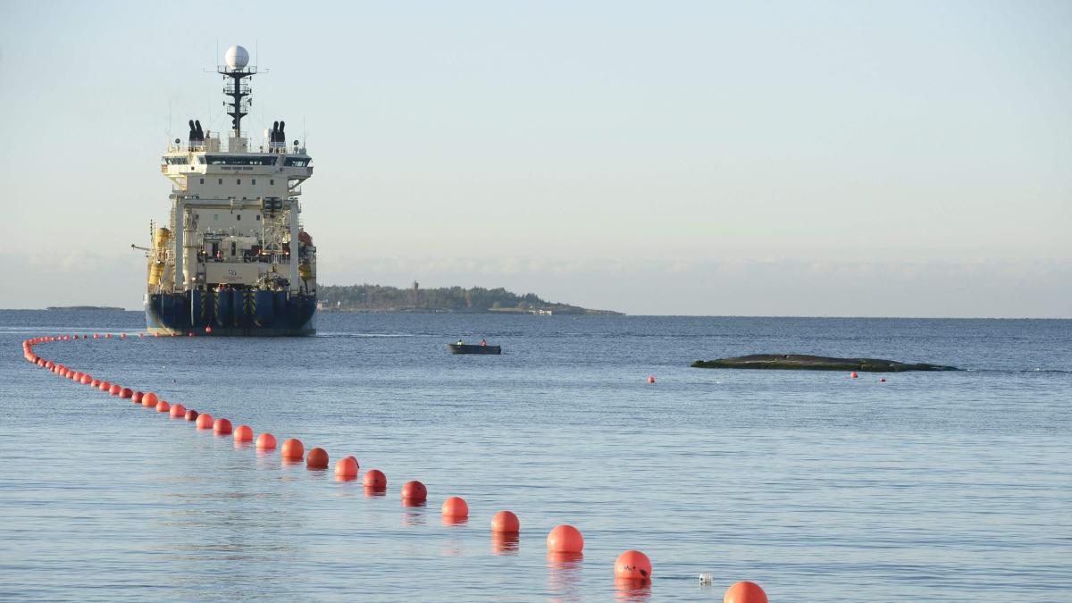 The breakage of a communications cable in the Baltic “by an external force” alarms Germany and Finland