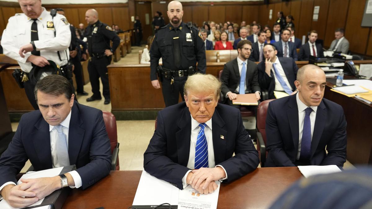 The judge postpones the sentencing of Donald Trump for the Stormy Daniels case without a new date