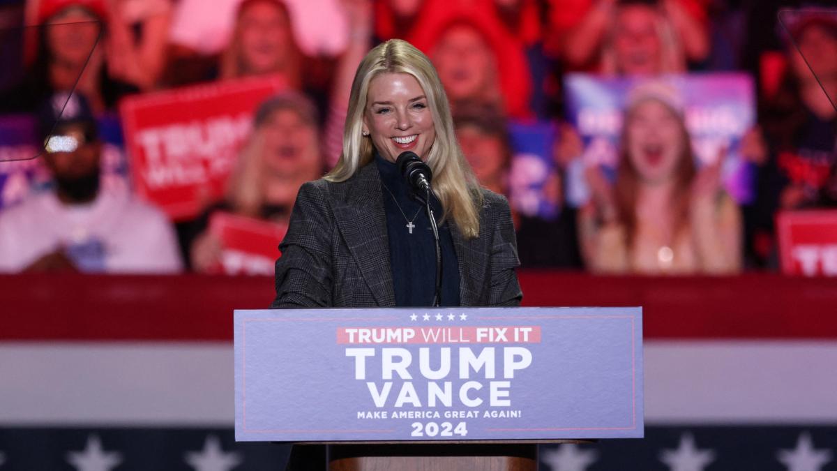 Trump chooses his legal advisor Pam Bondi as attorney general after the resignation of Matt Gaetz