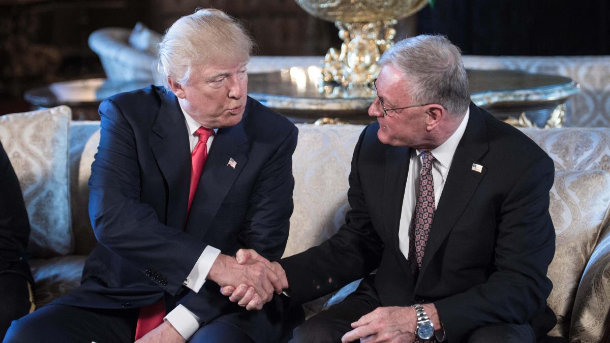 Trump chooses retired general Keith Kellogg, 80, as envoy to war in Ukraine