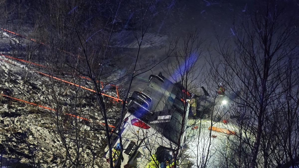 At least three dead when a tourist bus plunges into a lake in Norway