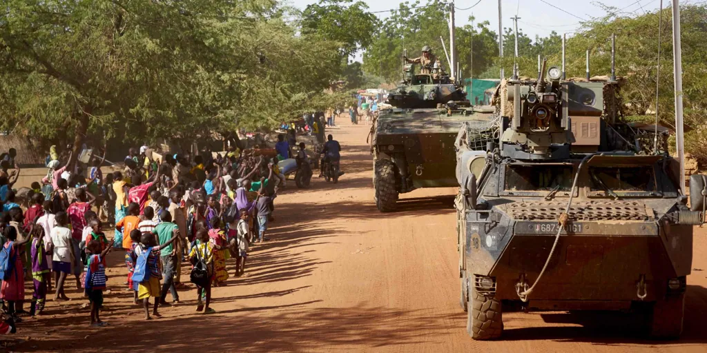 France withdraws from first military base in northern Chad