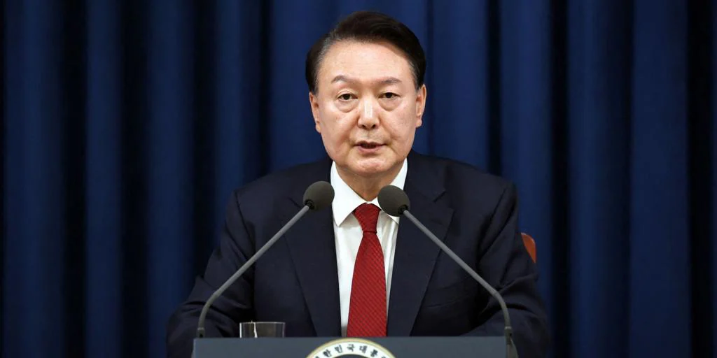 South Korean court issues arrest warrant for former President Yoon Suk-yeol