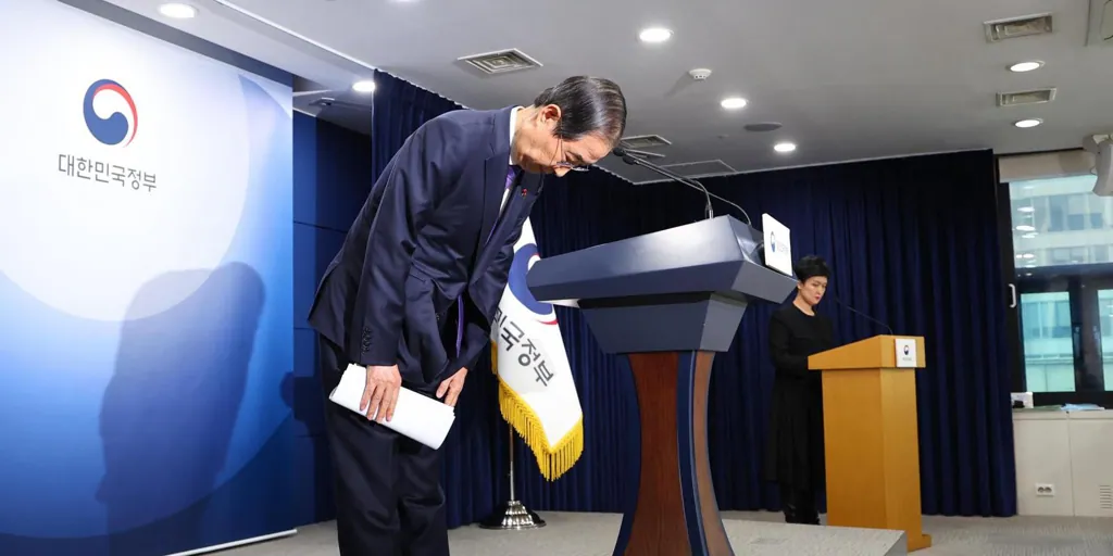 South Korea's opposition also presents a motion of no confidence against the acting president