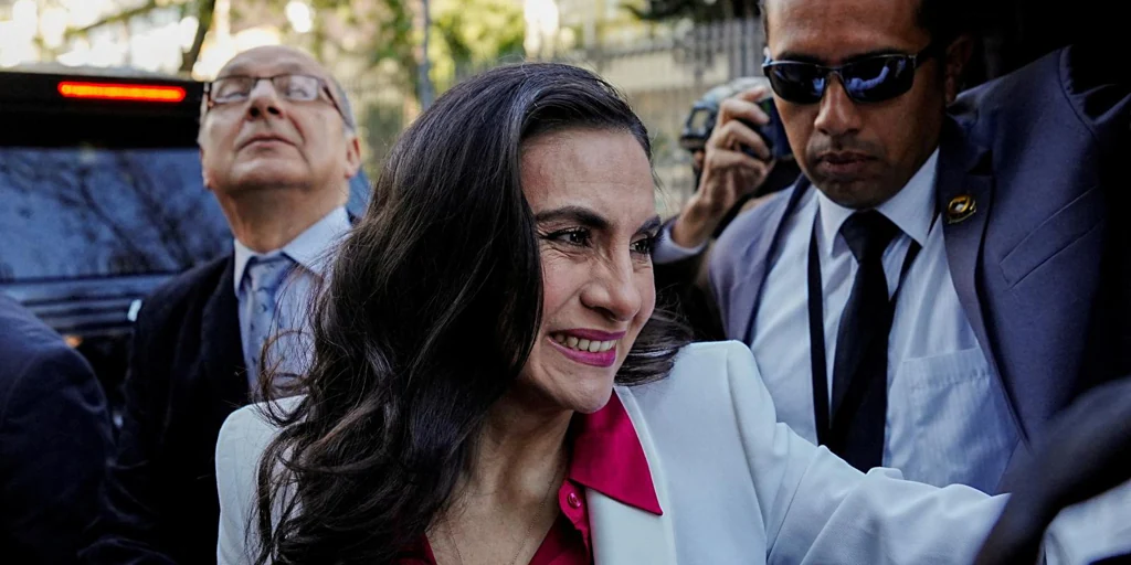 Vice President Abad does not travel to Türkiye and maintains that she will assume the Presidency of Ecuador