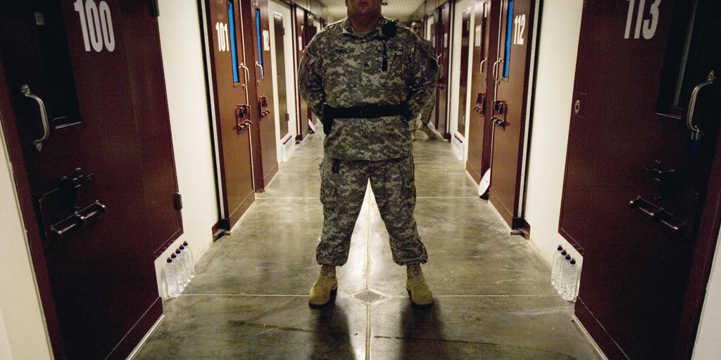 How will Trump take 30,000 irregular immigrants to Guantanamo