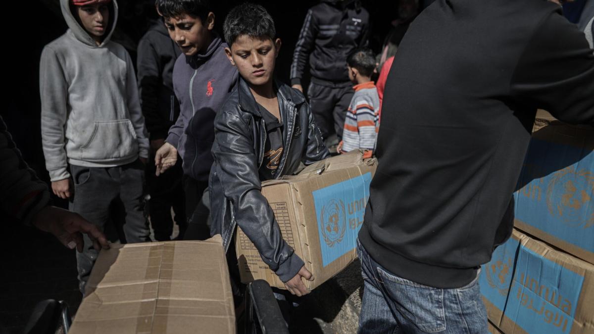 Israel asks UN for its Palestinian refugee agency to leave Jerusalem