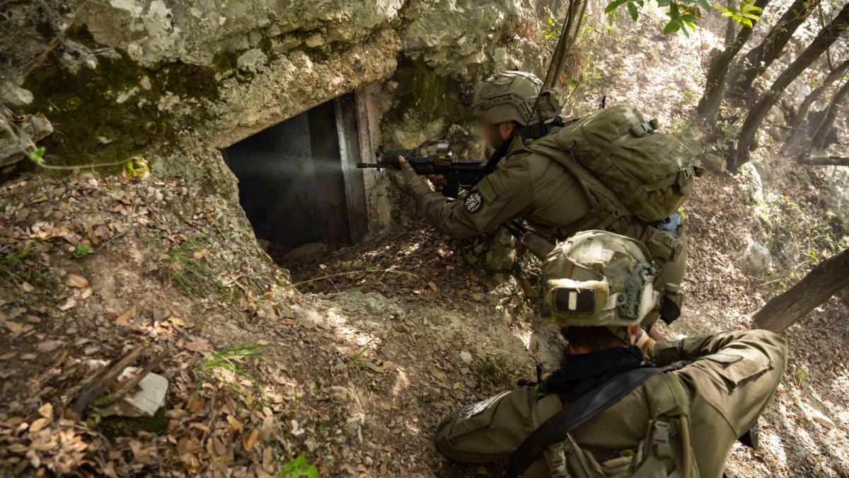 Israel keeps its troops in Lebanon after the truce and blocks the south of the country