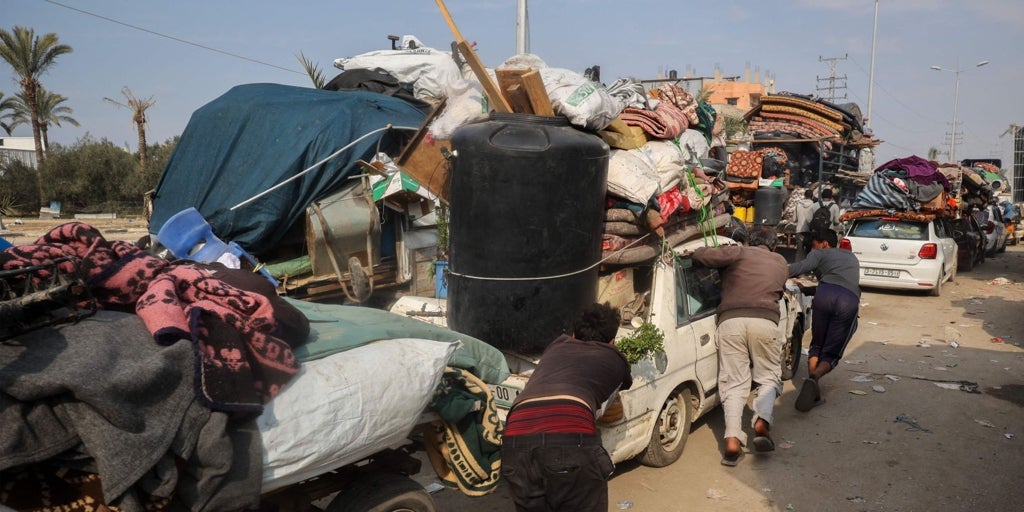 More than 300,000 Palestinians return to northern Gaza through the truce