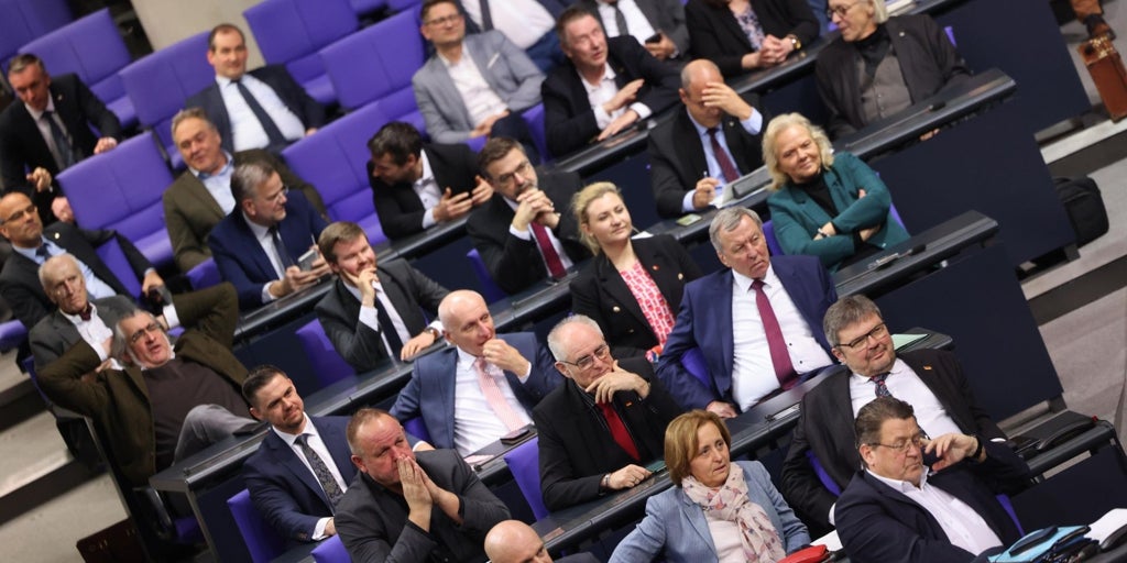 The German Parliament must be illegalized to the extreme right