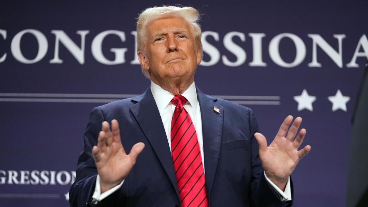 Trump dismisses prosecutors and orders to investigate those who led cases against them