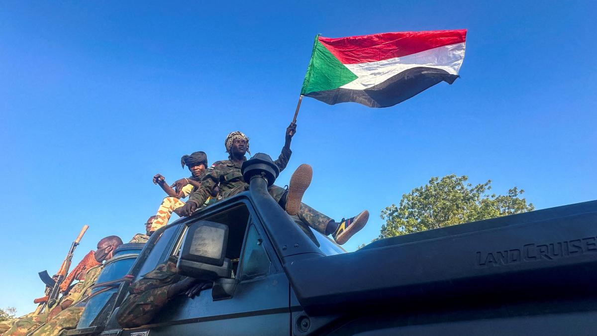 About 50 people die when a Sudanese army plane crashed in a residential area