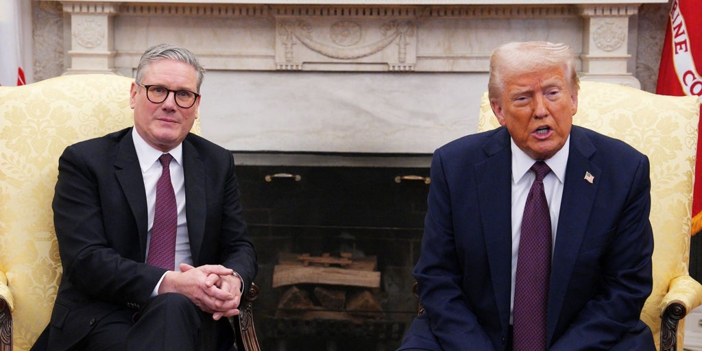 Starmer surrenders to Trump and gives the keys of peace in Ukraine