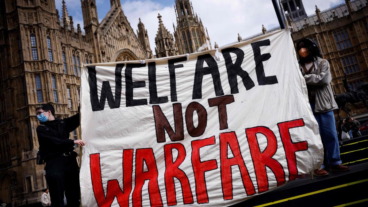 The British government cuts social spending while the military game increases