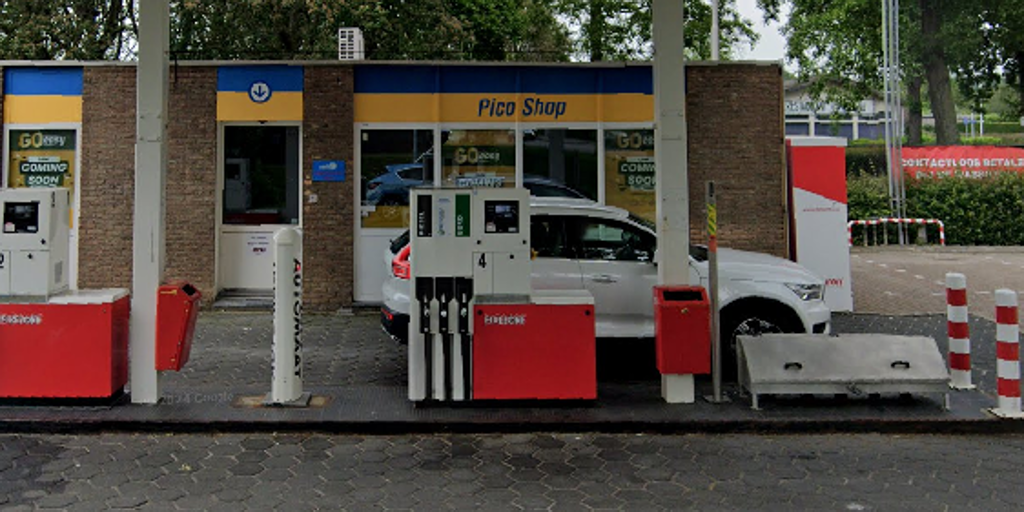 A thief is given to the police almost ten years later to confess that he stole "a few hundred euros" of a gas station