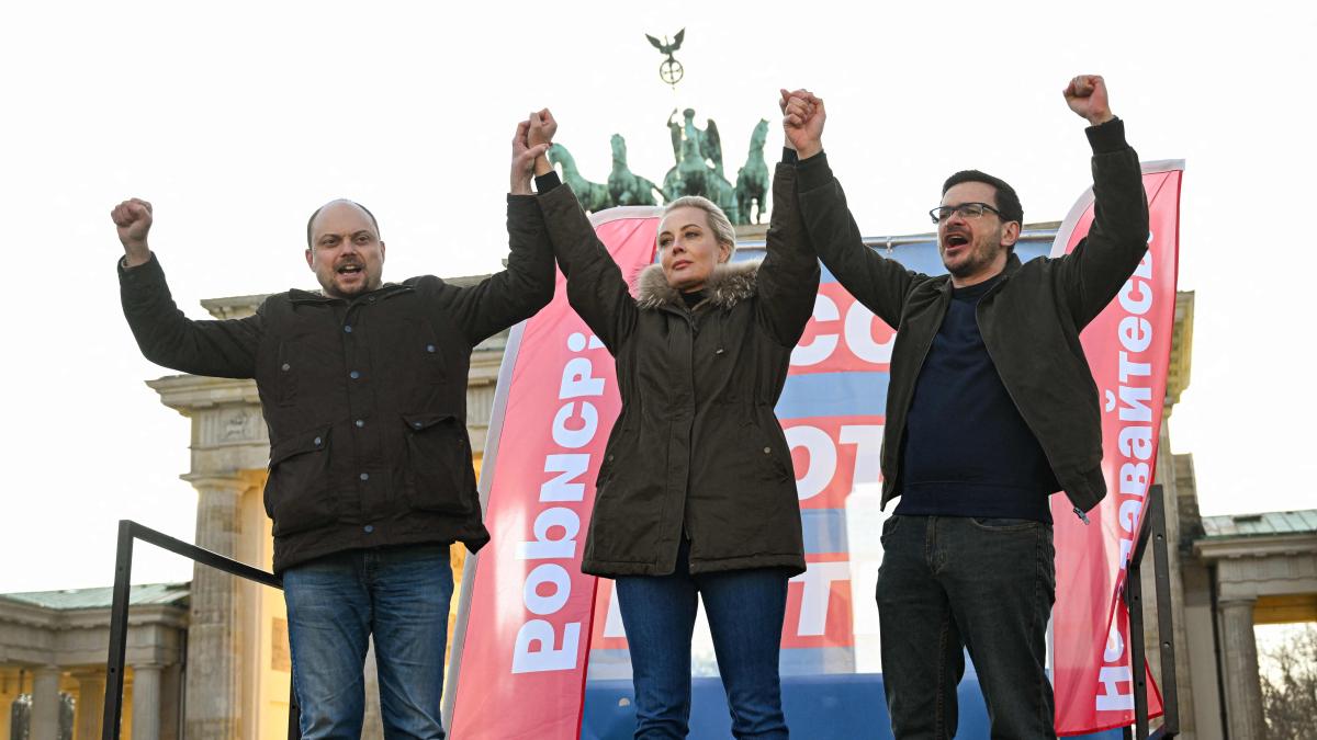 An incredulous Europe seeks to rebuild bridges after Trump's humiliation