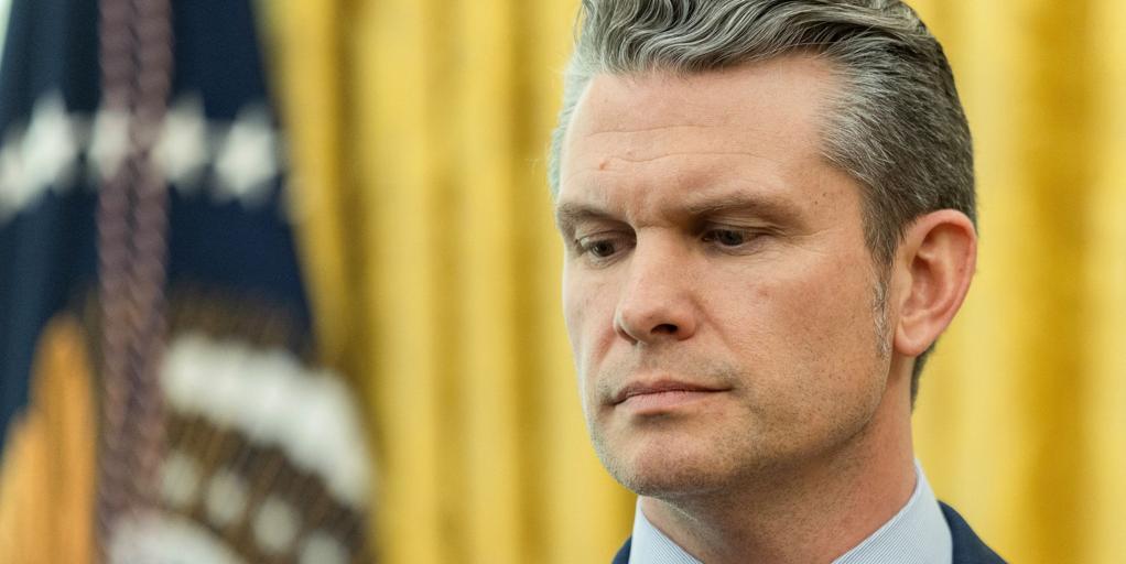 'Signalgate', ax, tattoos ... ten episodes that define Pete Hegseth, the questioned chief of the Pentagon