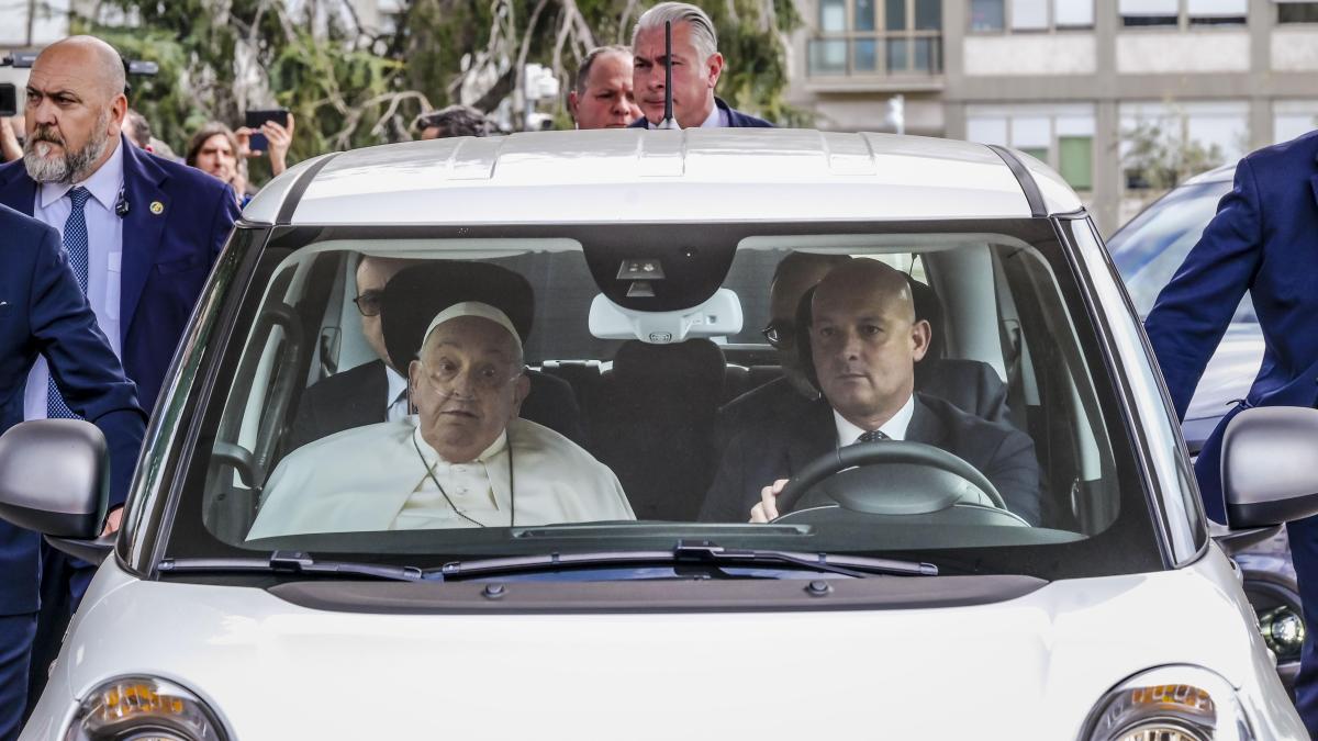 The Pope returns, another stage begins