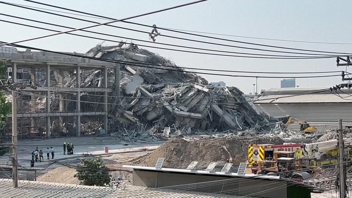 The earthquake leaves 144 dead in Burma and 9 in Bangkok, with more than one hundred missing