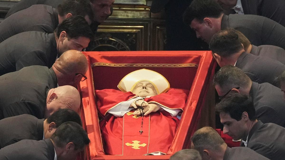 Pope Francis's solemn funeral in streaming