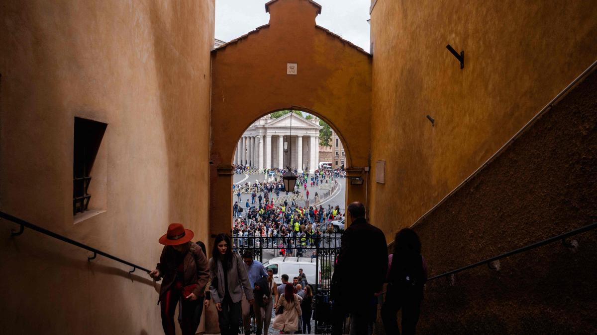 Prisoners, migrants and trans will fire the coffin of Pope Francis in Santa María la Mayor