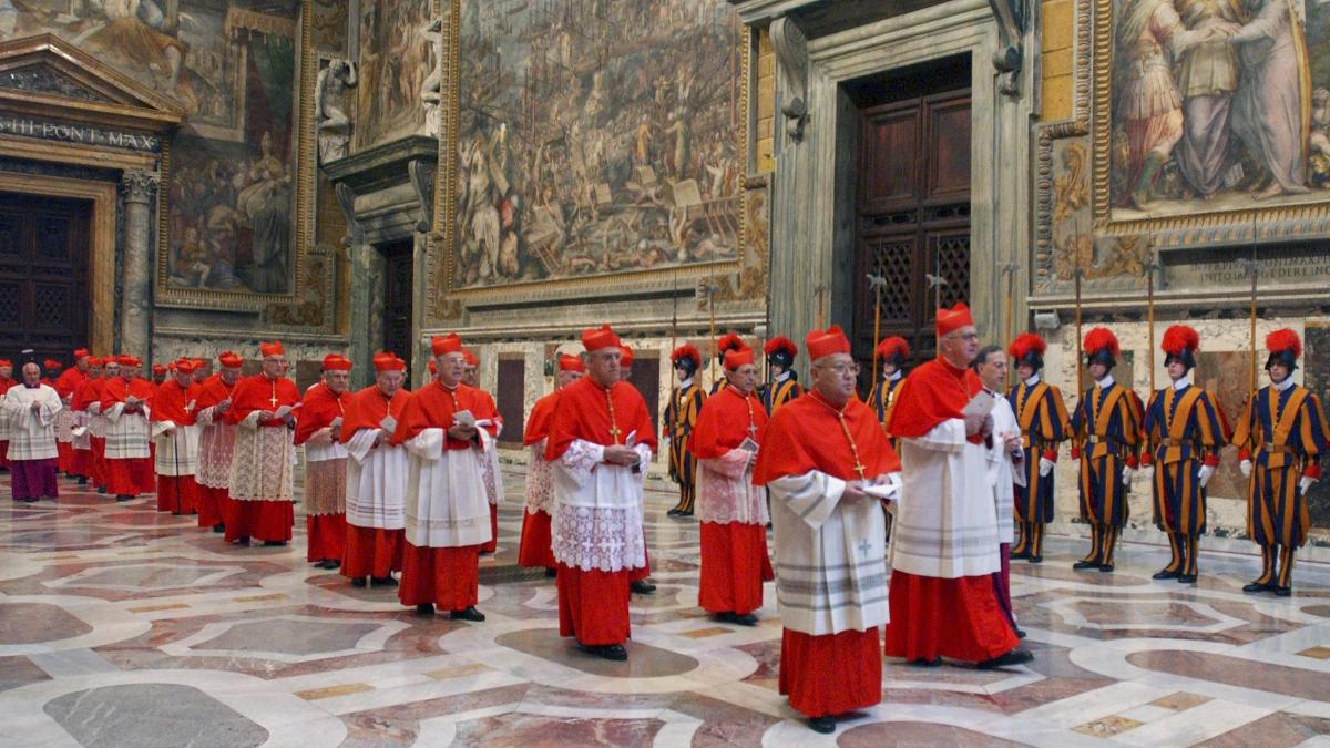 The conclave to choose the new Pope will start on May 7