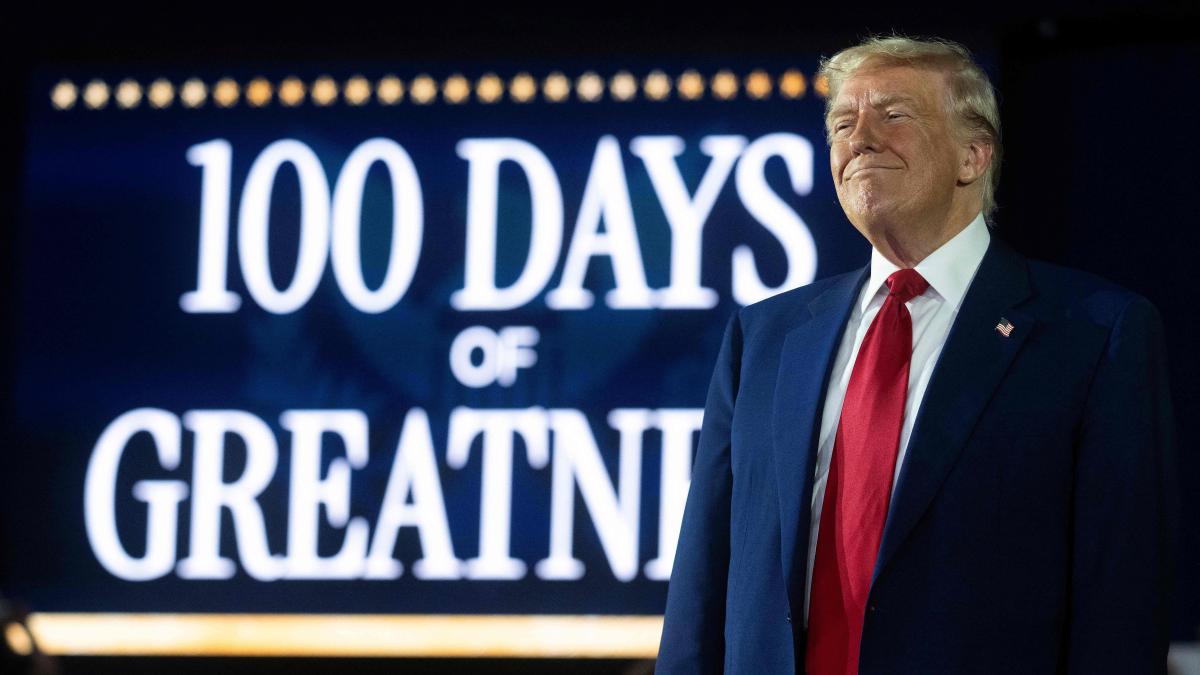 Trump displays all his narcissism in the celebration of his hundred days in power