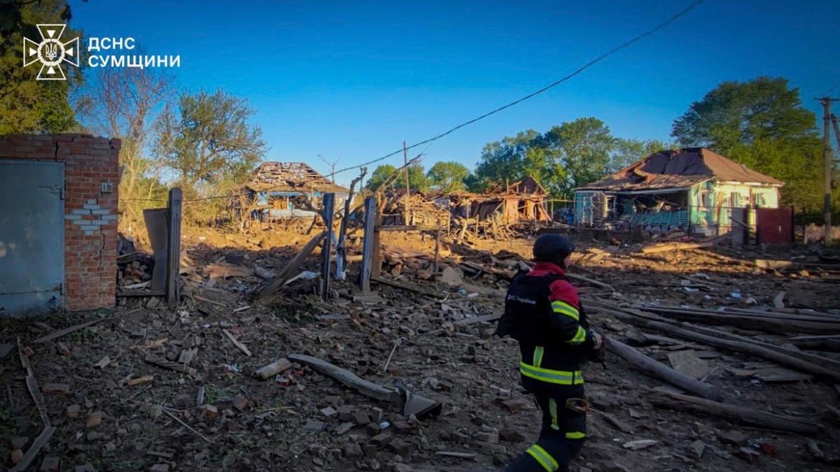 They order the evacuation of 11 other settlements in the Sumi region before the Russian threat