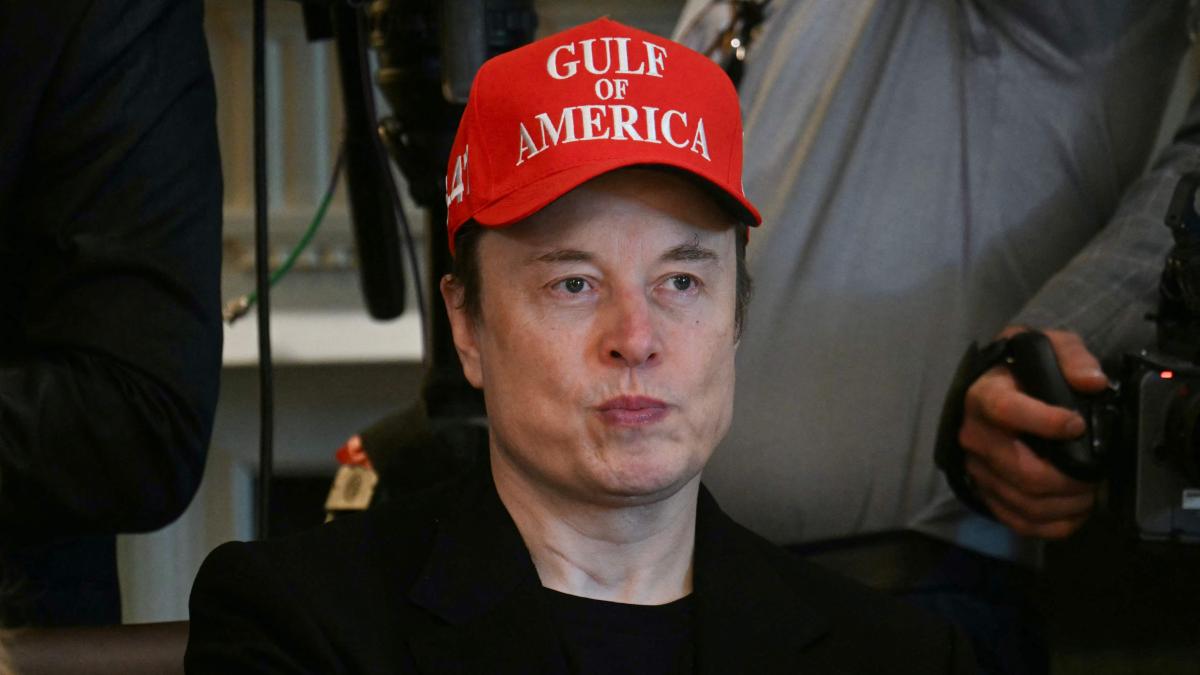 Elon Musk is "disappointed" with Trump's budgets, which will expand the deficit despite the cuts