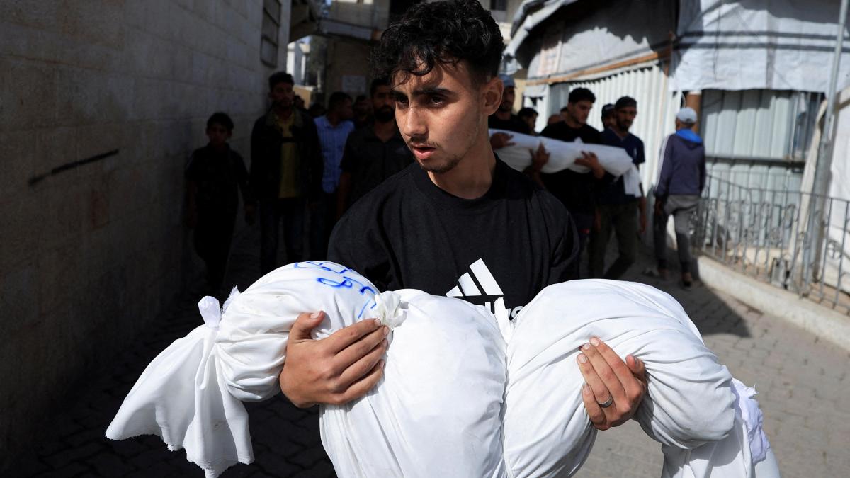 An Israel attack against a Gaza school with displaced leaves more than 30 dead
