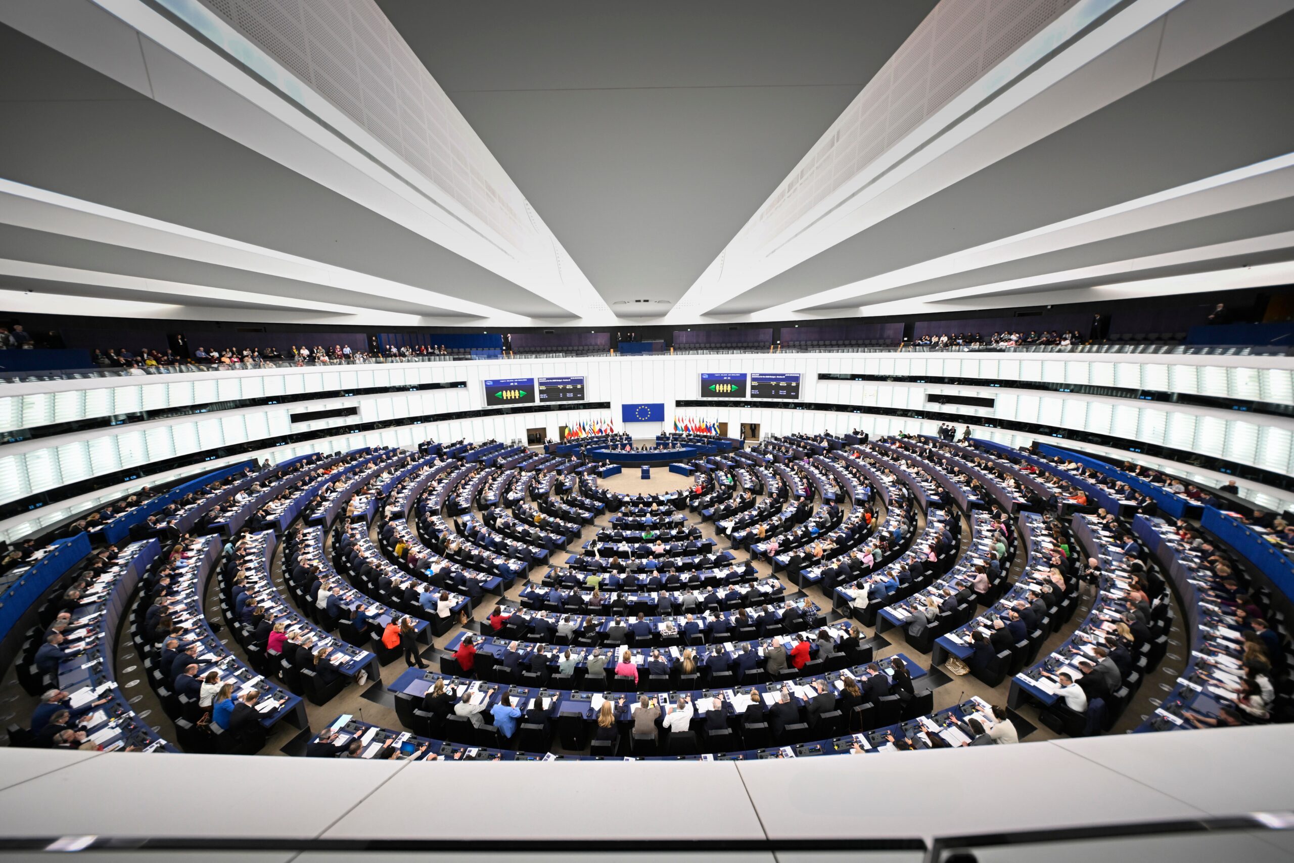 China clears the relations with the EU by withdrawing sanctions from several MEPs