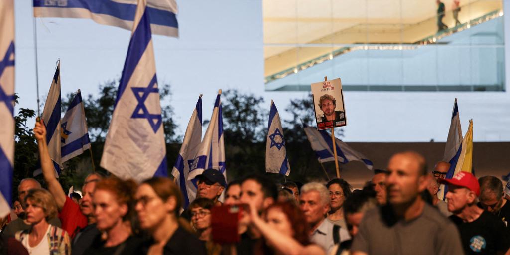 The families of the hostages denounce the "psychological terrorism" of Netanyahu and demand an agreement with Hamas