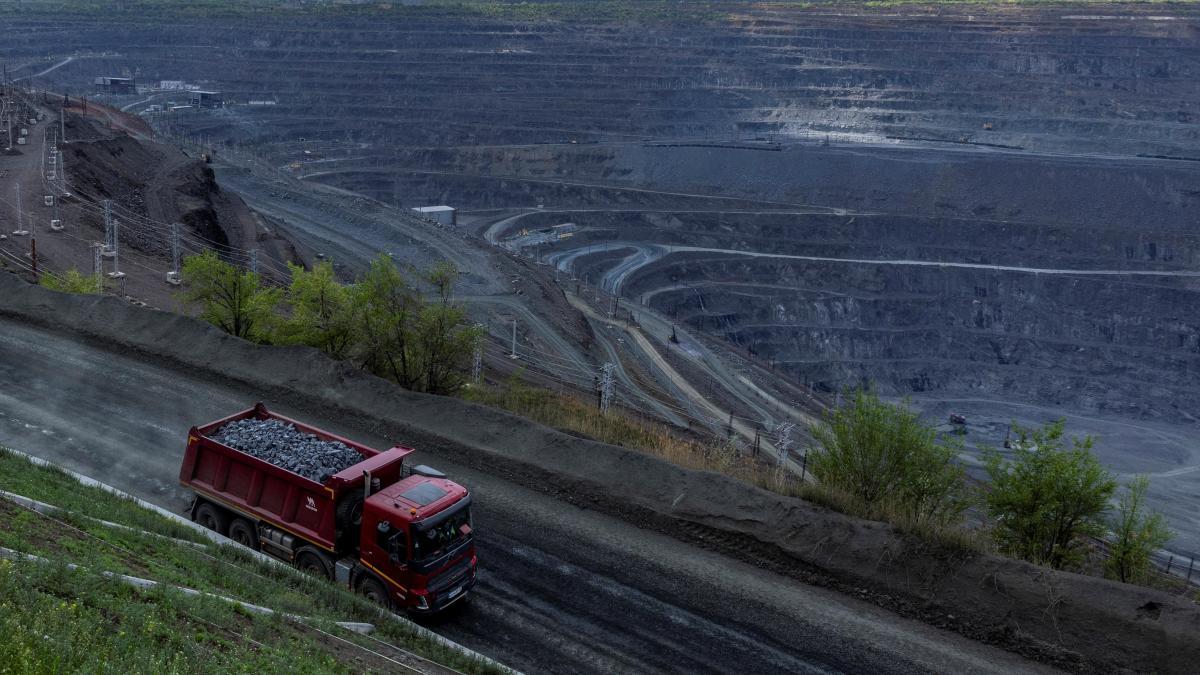 USA and Ukraine sign the agreement for the exploitation of mineral resources
