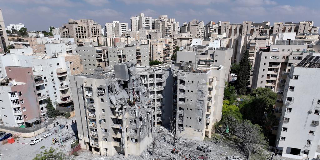 Confusion and complaints of non -compliance in the early hours of the high fire between Iran and Israel