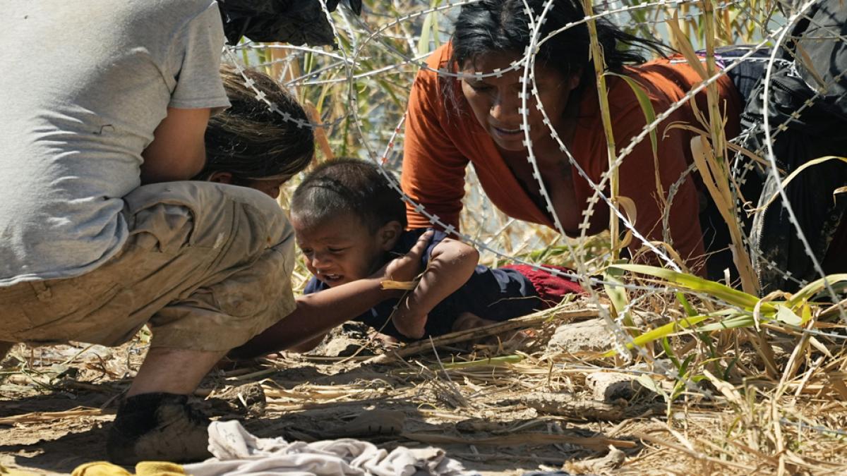 The supreme allows Trump to resume the deportation of migrants to third countries