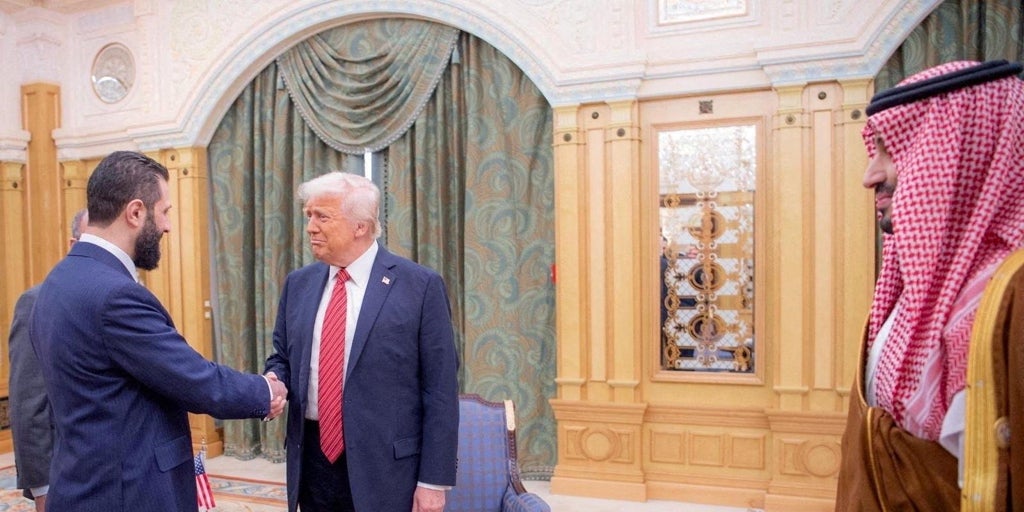 Trump signs the lifting of sanctions to Syria to open the dialogue with Israel