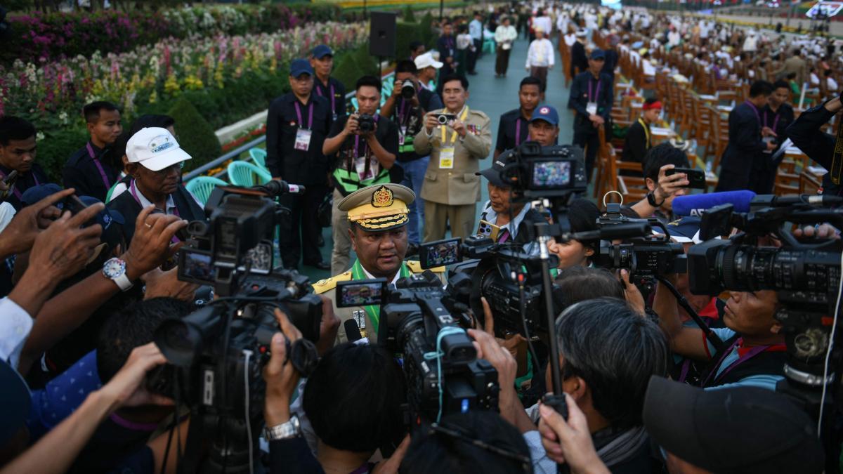 Burma opens the door to call elections four years after the coup d'etat