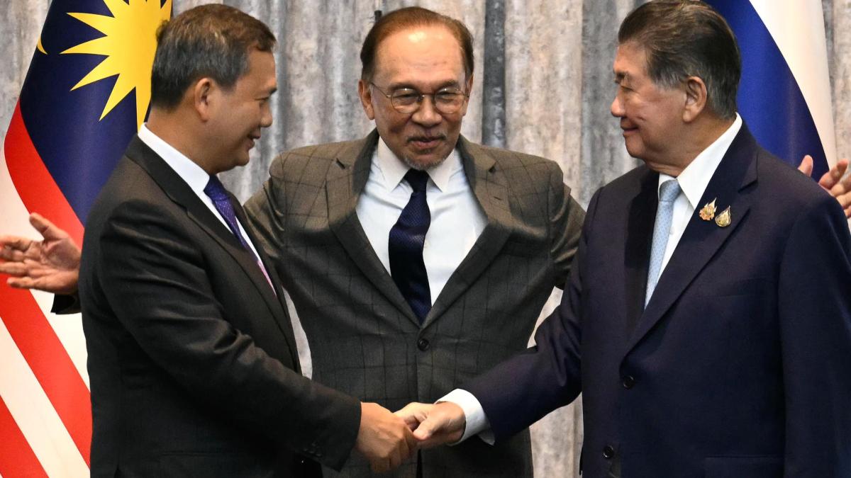 Cambodia and Thailand agree a high "unconditional" fire from midnight