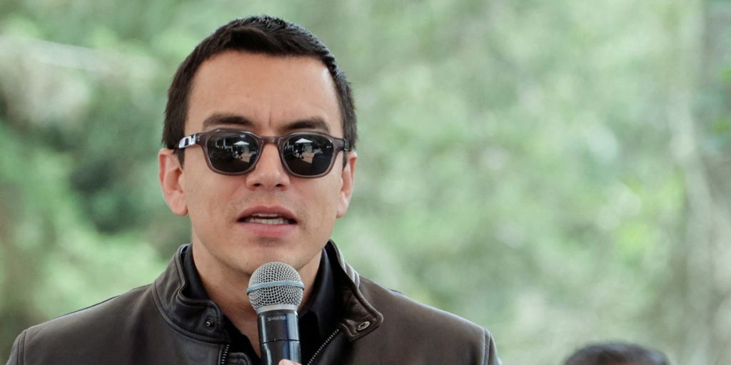 Noboa cuts the Government of Ecuador and dismisses 5,000 officials