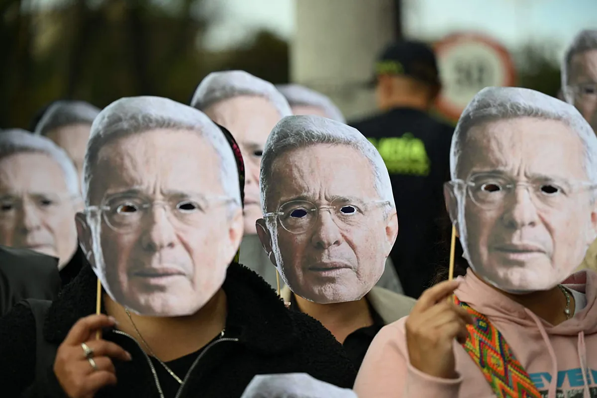 The condemnation of Álvaro Uribe divides Colombia: the extreme left celebrates the decision and democratic center assumes another blow