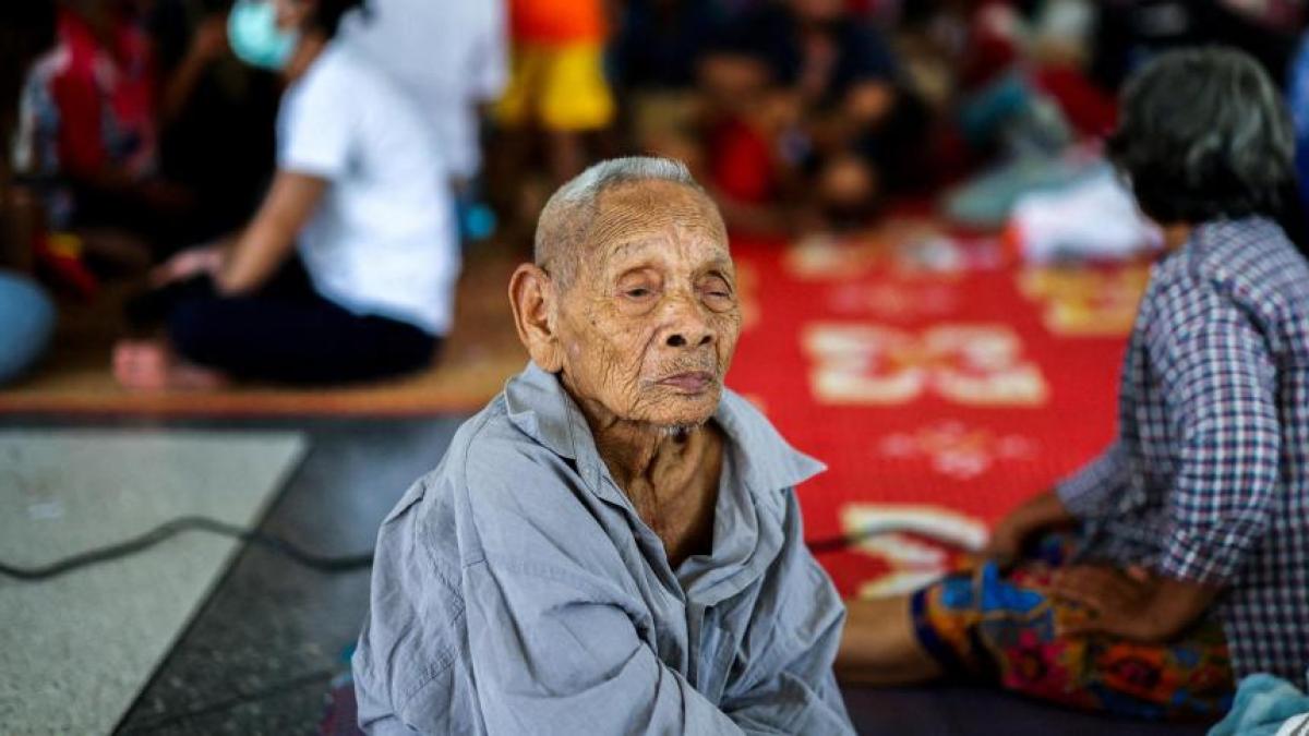 The conflict between Thailand and Cambodia is intensified and there are already more than 130,000 displaced