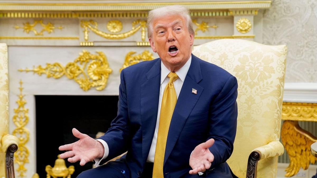 Trump rammed against Obama