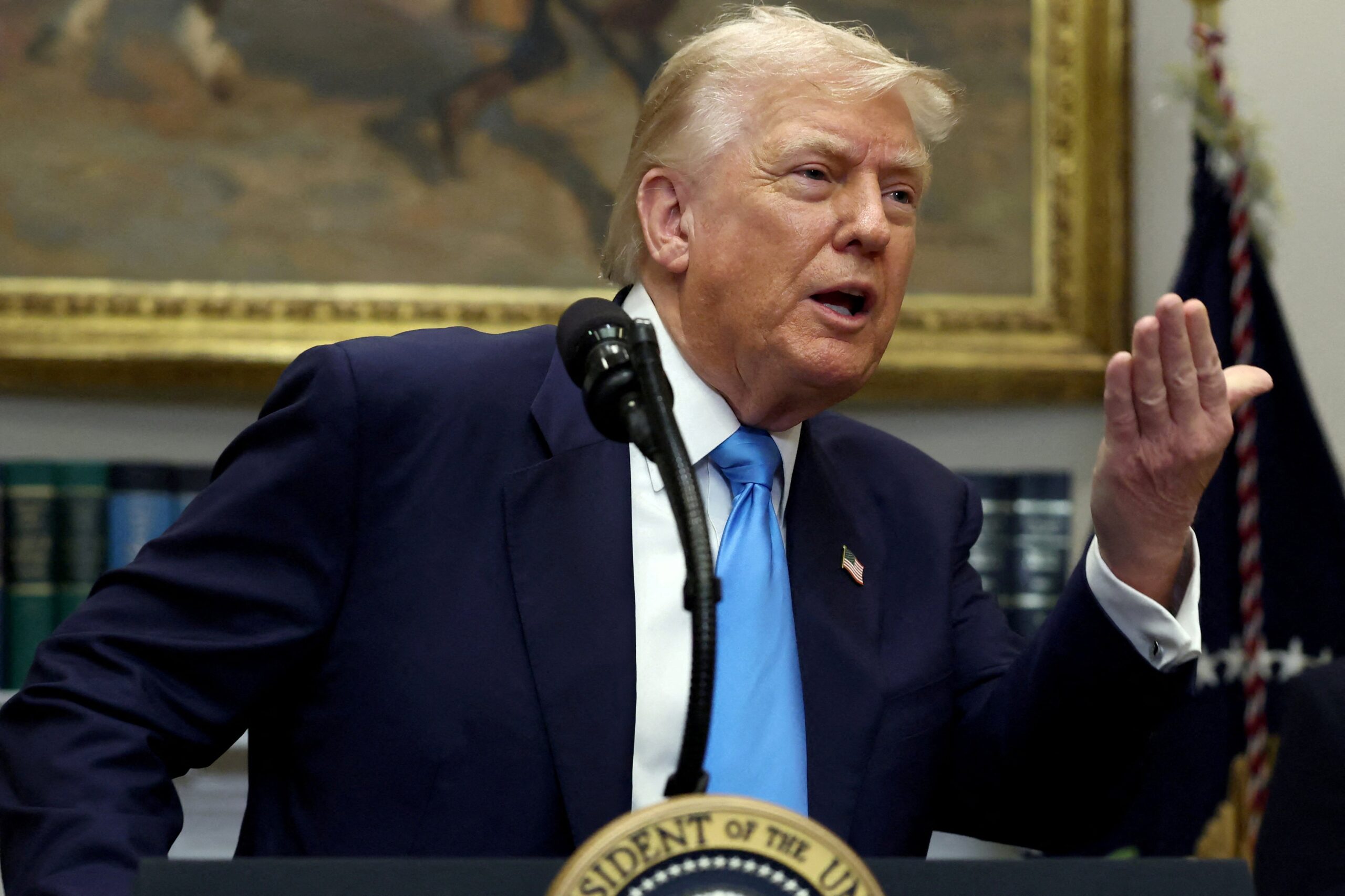 Trump signs an executive order to increase tariffs to Brazil up to 50 %