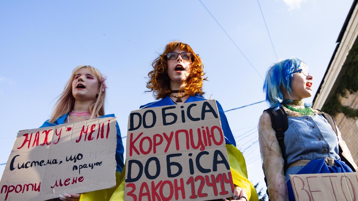 Zelenski tries to silence criticism by rectifying the controversial anti -corruption law