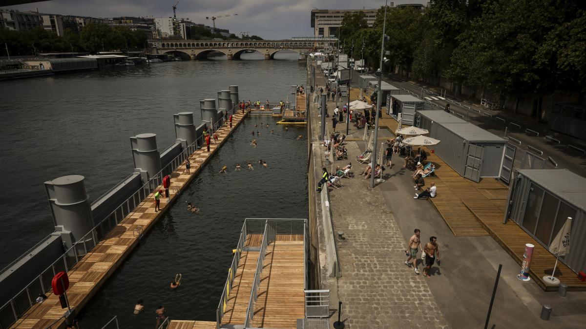 A fifth corpse appears in the Seine, at the doors of Paris