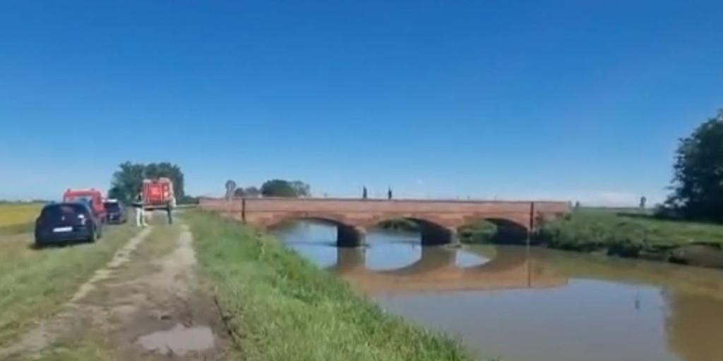 A man and his daughter die when his ultralight crashed in Italy